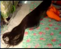 Узбечка стала раком и показывает свою попу